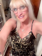 Half-naked explosive mature women posing.