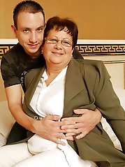 Old woman Annabelle is posing naked and playing with her ass