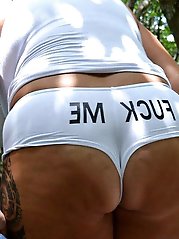 I adore this butt...