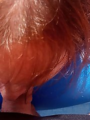 Enjoying oral pleasure beside the swimming pool