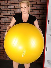 Girlfriend Rachel from Older Women gallery 11